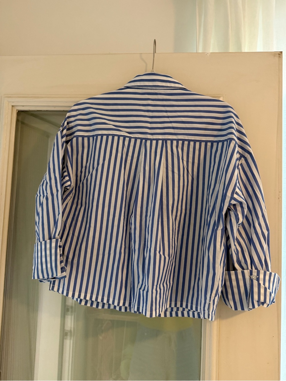 Evereve Striped Crop Shirt in Blue & White - Picture 4 of 6